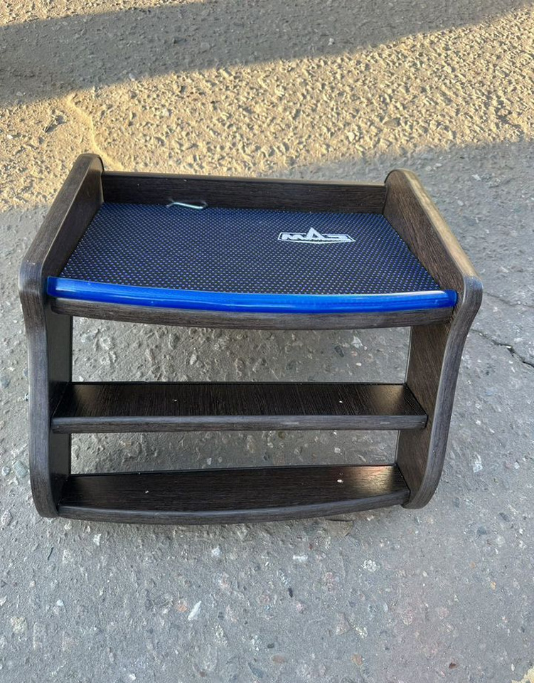 Столик в кабину маз малый с дополнительной полкой - Кабина и интерьер для Грузовиков: фото 1