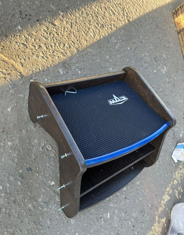 Новый Кабина и интерьер для Грузовиков Столик в кабину маз малый с дополнительной полкой: фото 6