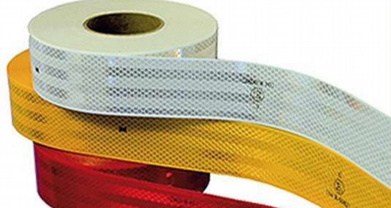 Светоотражающая лента 3М для грузовых авто 10 метр - Свет/ Освещение для Грузовиков: фото 1 Светоотражающая лента 3М для грузовых авто 10 метр - Свет/ Освещение для Грузовиков: фото 1