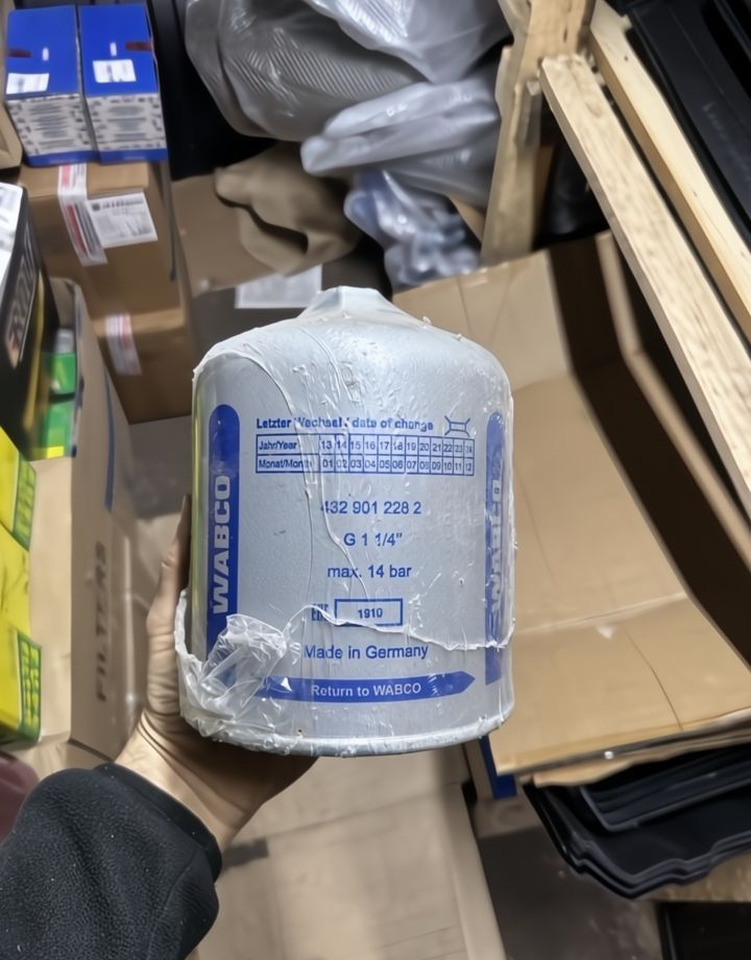 Wabco Фильтр осушителя scania с маслоотделителем wabco - Детали тормозной системы для Грузовиков: фото 1 Wabco Фильтр осушителя scania с маслоотделителем wabco - Детали тормозной системы для Грузовиков: фото 1