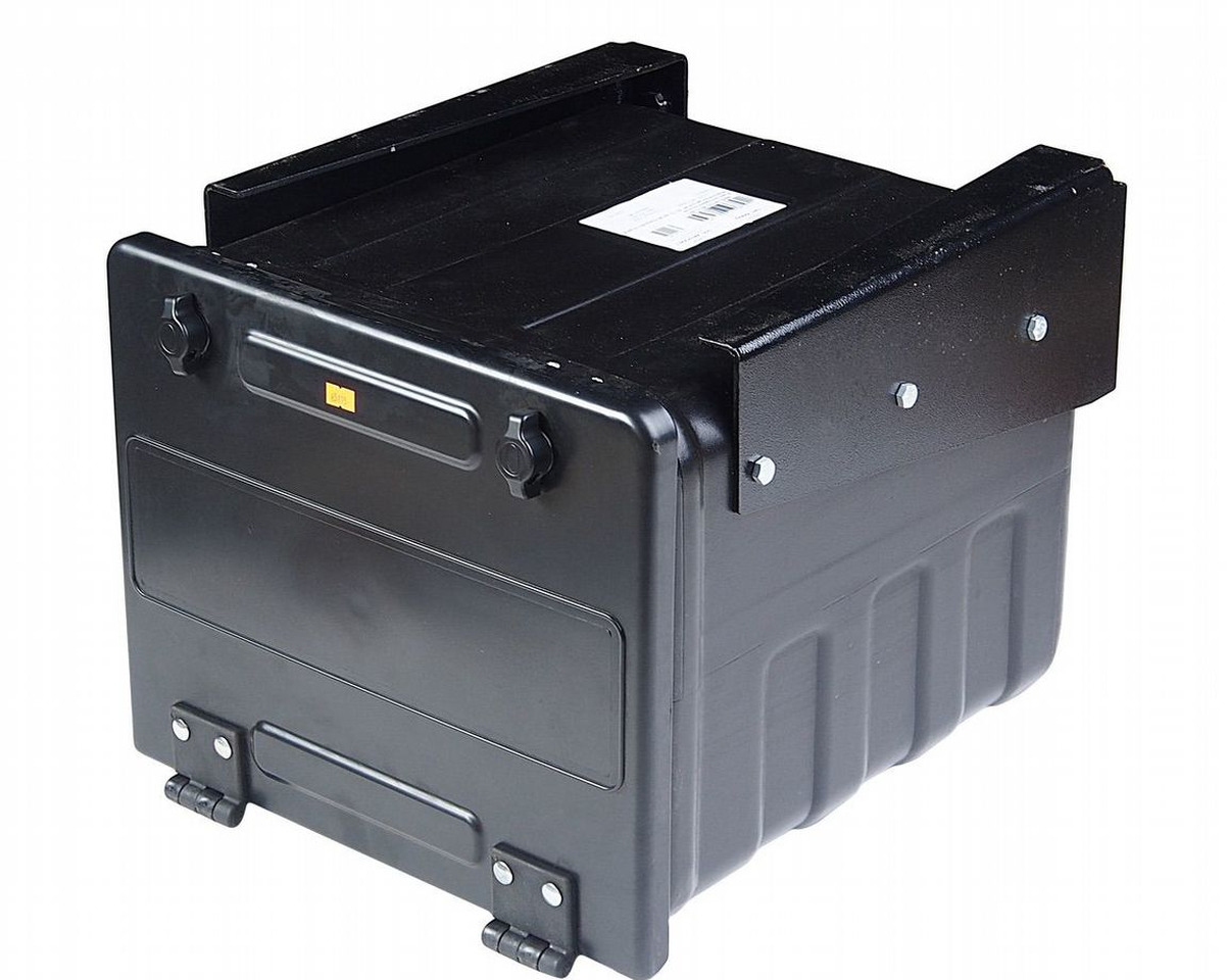 Ящик инструментально-вещевой в сборе (пластик) - Универсальная запчасть для Грузовиков: фото 1 Ящик инструментально-вещевой в сборе (пластик) - Универсальная запчасть для Грузовиков: фото 1