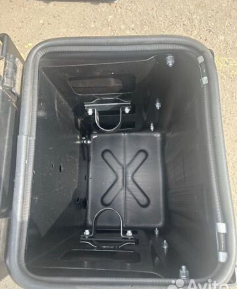 Ящик инструментальный камаз-6520 в сборе - Универсальная запчасть для Грузовиков: фото 2 Ящик инструментальный камаз-6520 в сборе - Универсальная запчасть для Грузовиков: фото 2