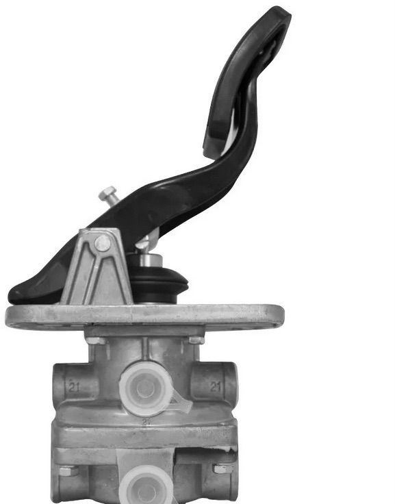 ZTD Кран тормозной 2-х секционный с педалью камаз-евро - Тормозной клапан для Грузовиков: фото 1