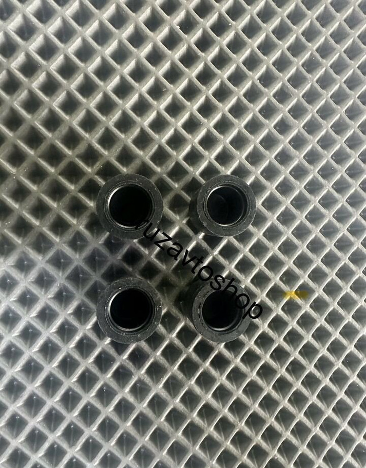 Заглушка подножки резиновая камаз 4.шт (ресталинг) - Боковая подножка для Грузовиков: фото 3 Заглушка подножки резиновая камаз 4.шт (ресталинг) - Боковая подножка для Грузовиков: фото 3