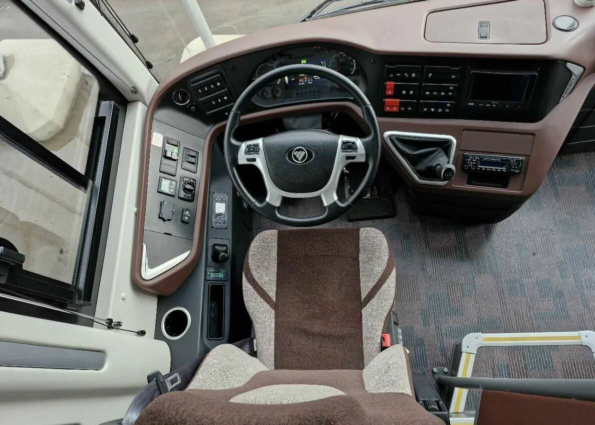 Новый Туристический автобус Foton AUV BJ6122: фото 17