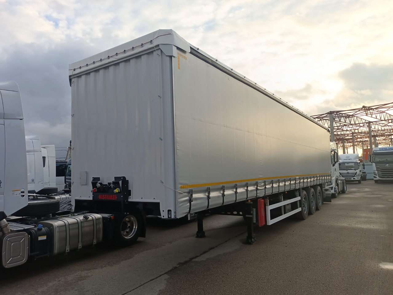 Hastrailer HASLINER 13,6м / 3 оси - Тентованный полуприцеп: фото 3 Hastrailer HASLINER 13,6м / 3 оси - Тентованный полуприцеп: фото 3