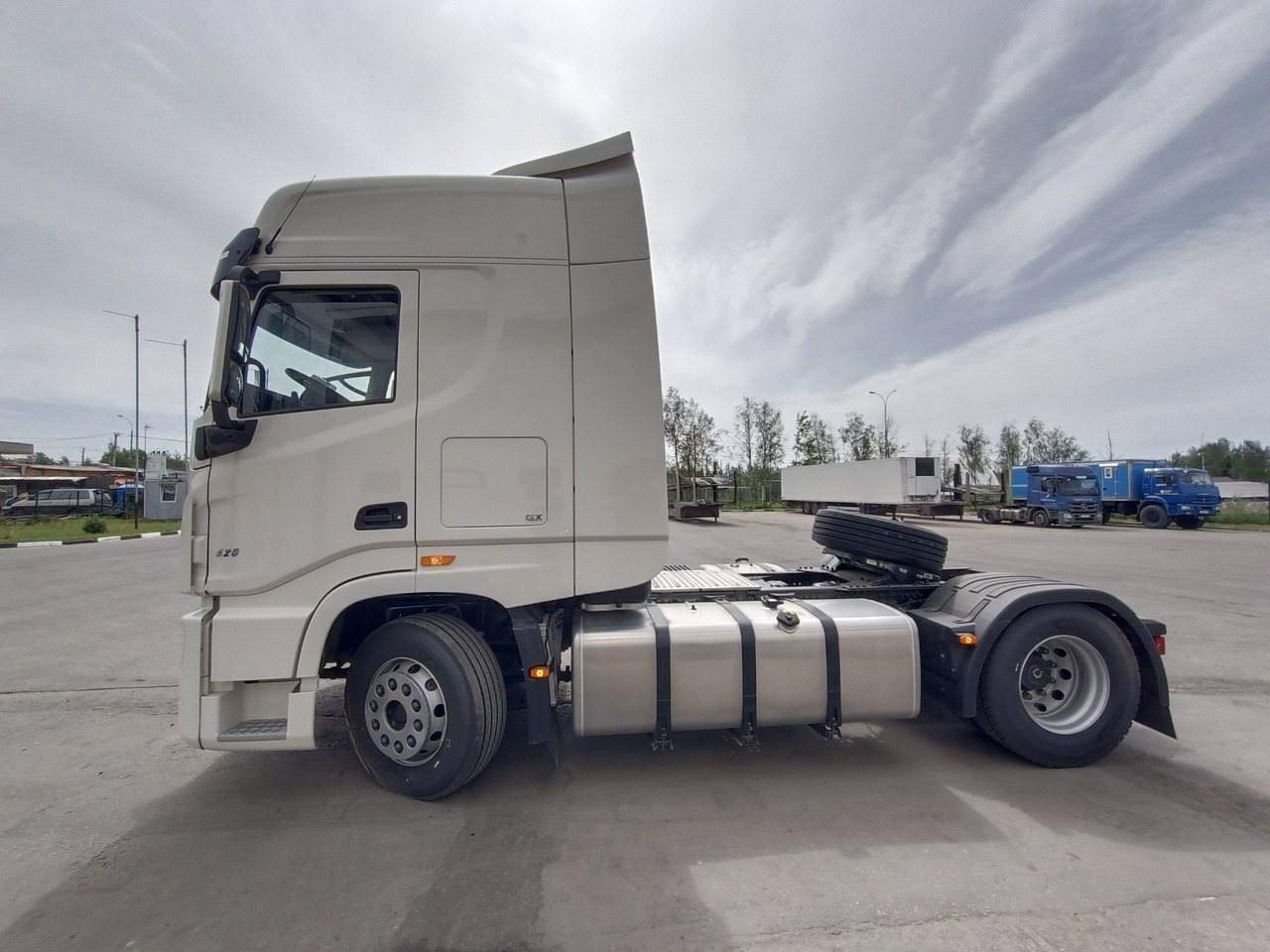 DONGFENG GX DFH 4180 4x2 - Тягач: фото 2 DONGFENG GX DFH 4180 4x2 - Тягач: фото 2
