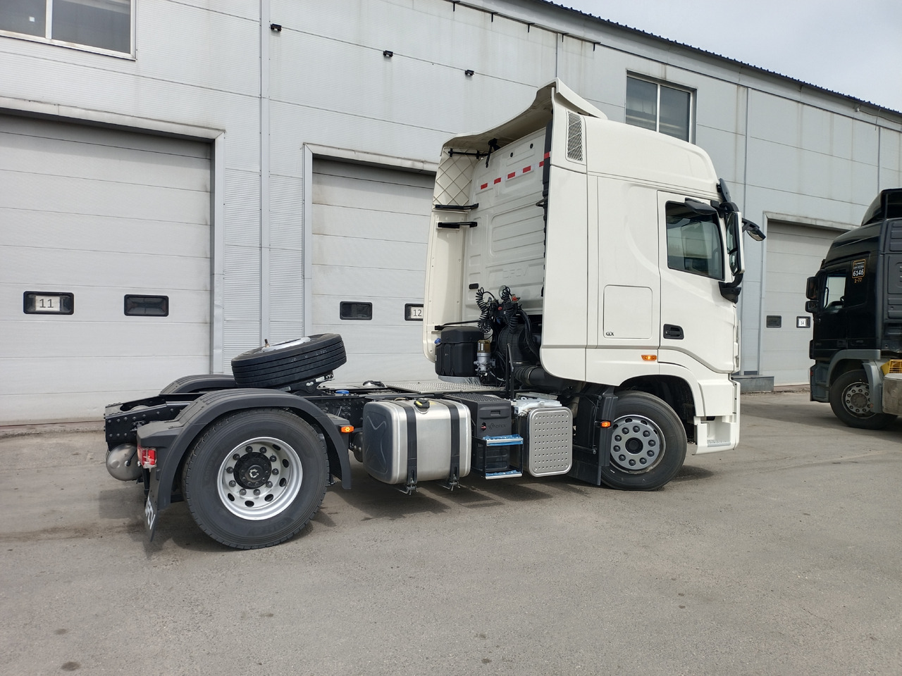 DONGFENG GX DFH 4180 4x2 - Тягач: фото 4 DONGFENG GX DFH 4180 4x2 - Тягач: фото 4