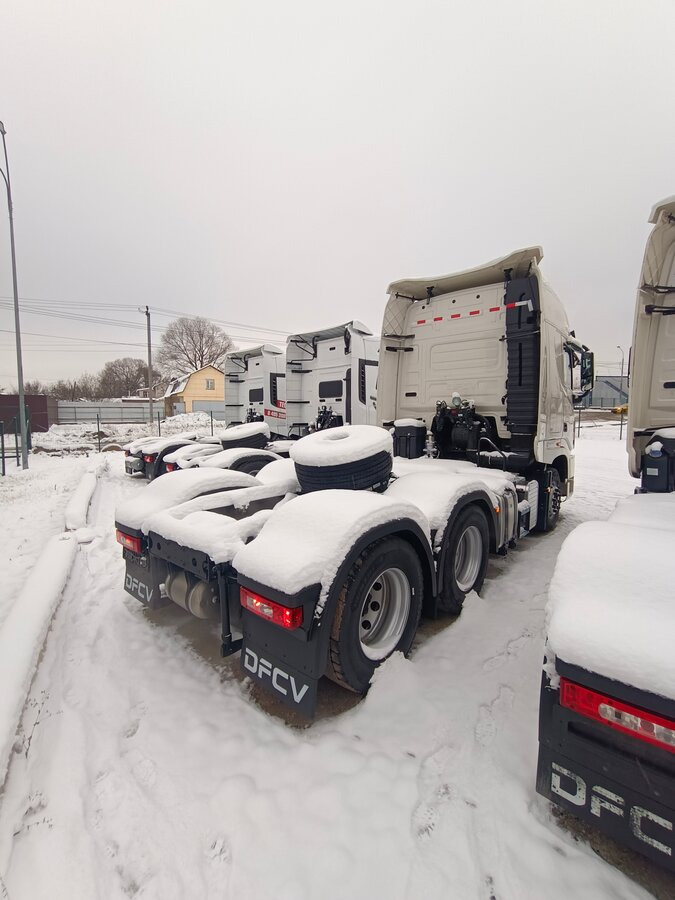 Dongfeng DFH 4250 - Тягач: фото 3 Dongfeng DFH 4250 - Тягач: фото 3