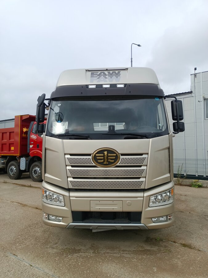 FAW J6 CA4180 - Тягач: фото 2 FAW J6 CA4180 - Тягач: фото 2