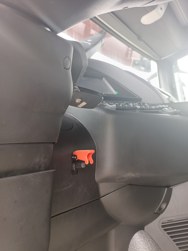 Новый Тягач SITRAK C7H ADR: фото 9