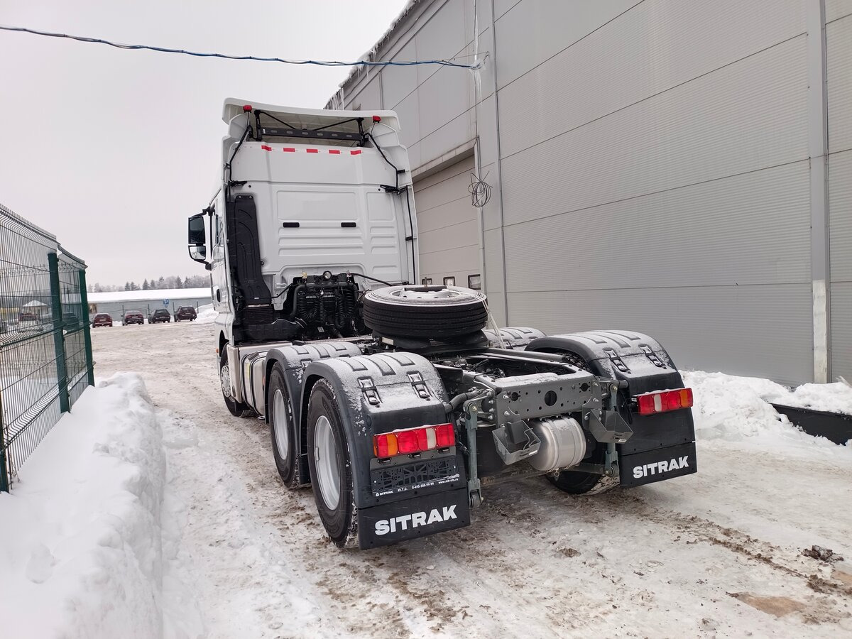 Sinotruk Sitrak C7H - Тягач: фото 5 Sinotruk Sitrak C7H - Тягач: фото 5