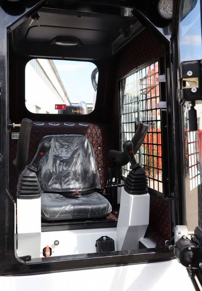 Leist Gross VTG1200 - Мини-погрузчик с бортовым поворотом: фото 3 Leist Gross VTG1200 - Мини-погрузчик с бортовым поворотом: фото 3