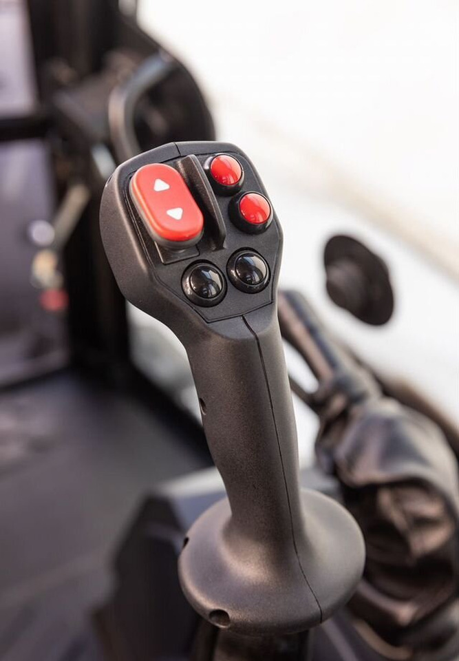 Новый Экскаватор-погрузчик MST M542 S: фото 11 Новый Экскаватор-погрузчик MST M542 S: фото 11