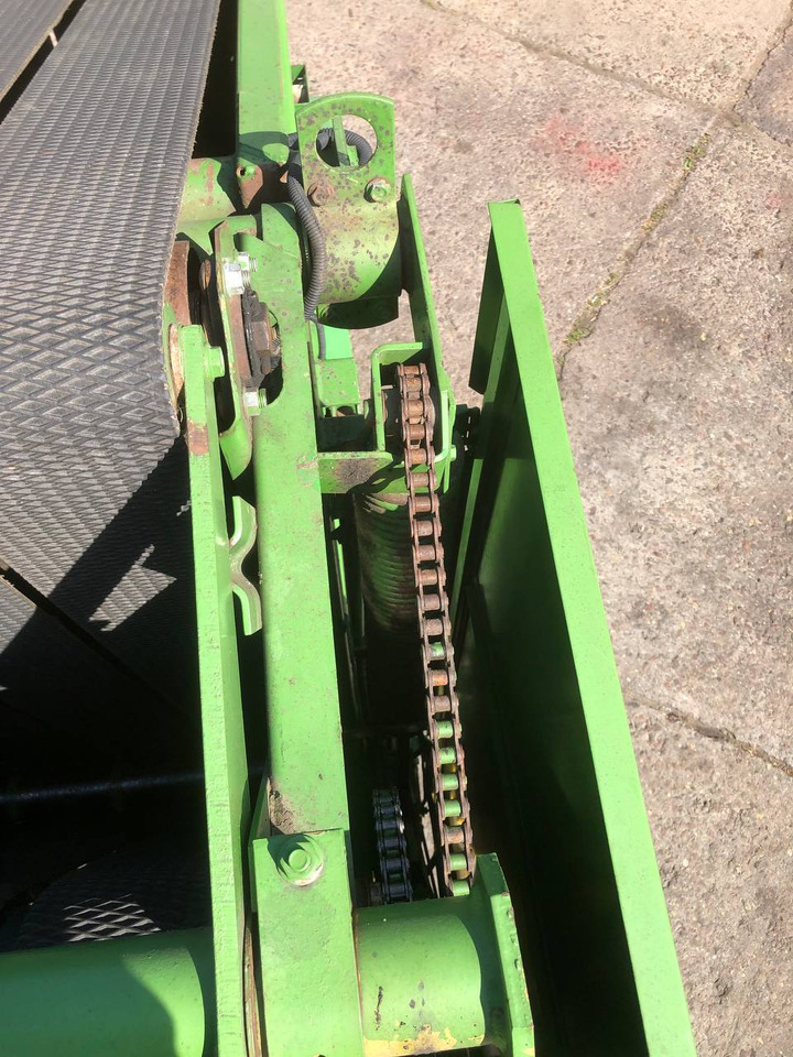 Пресс-подборщик рулонный JOHN DEERE 550: фото 26
