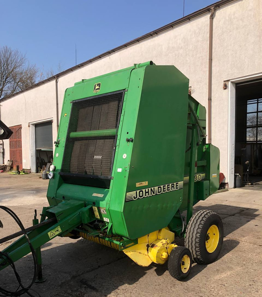 JOHN DEERE 590 - Пресс-подборщик рулонный: фото 1 JOHN DEERE 590 - Пресс-подборщик рулонный: фото 1