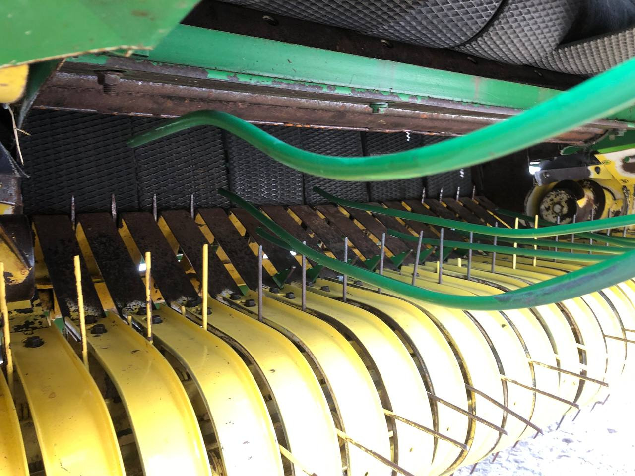 Пресс-подборщик рулонный JOHN DEERE 590: фото 6