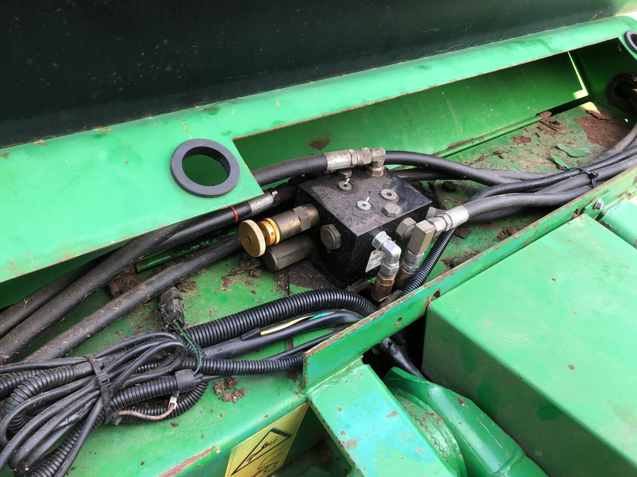 Пресс-подборщик рулонный JOHN DEERE 590: фото 8