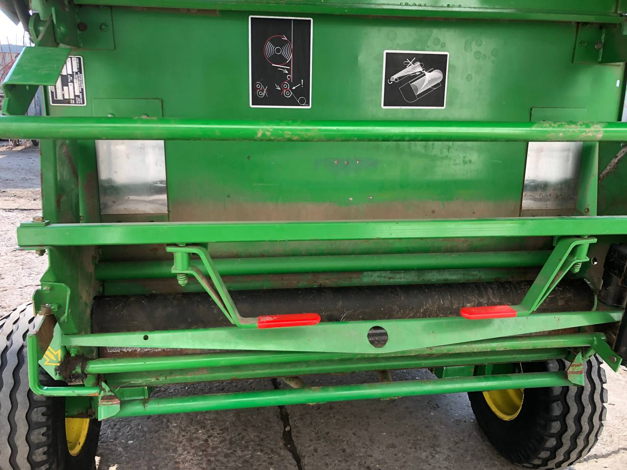 Пресс-подборщик рулонный JOHN DEERE 590: фото 11