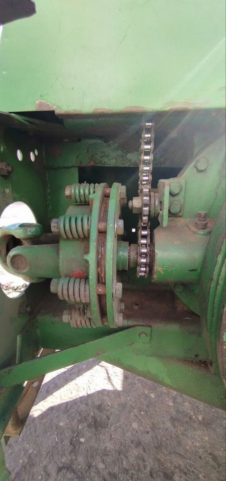 Пресс-подборщик тюковый John Deere 342: фото 6