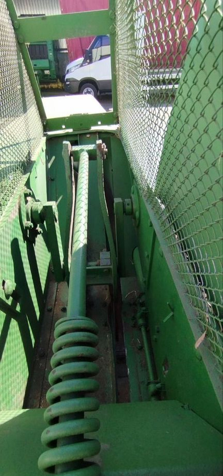 Пресс-подборщик тюковый John Deere 342: фото 8