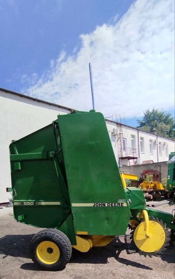John Deere 550 - Пресс-подборщик рулонный: фото 5 John Deere 550 - Пресс-подборщик рулонный: фото 5