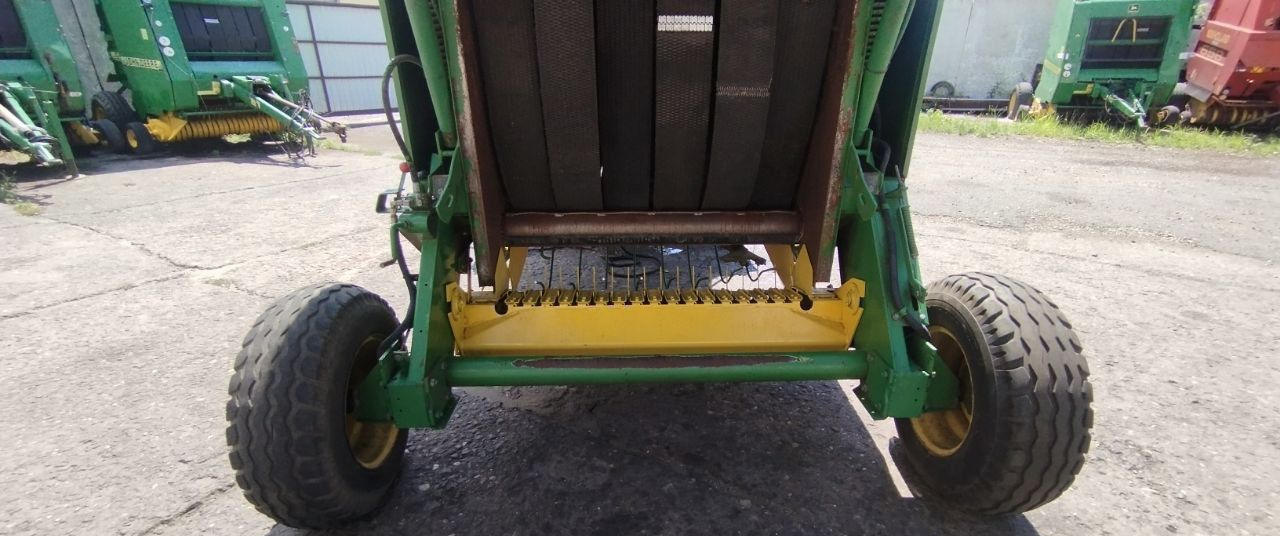 Пресс-подборщик рулонный John Deere 550: фото 10