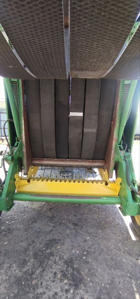 Пресс-подборщик рулонный John Deere 550: фото 14