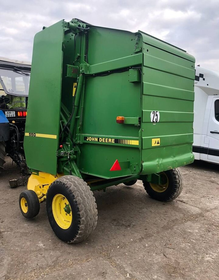 Пресс-подборщик рулонный John Deere 580: фото 13