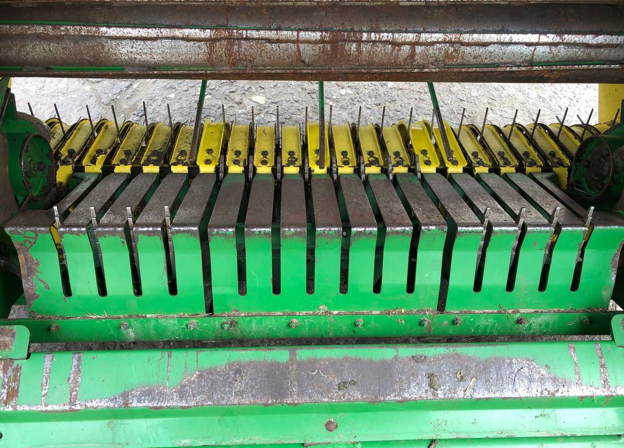 Пресс-подборщик рулонный John Deere 582: фото 16