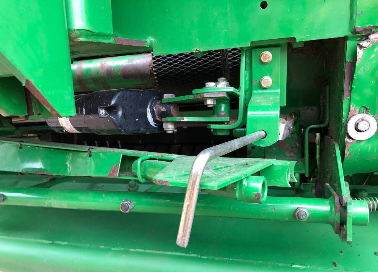 Пресс-подборщик рулонный John Deere 582: фото 18