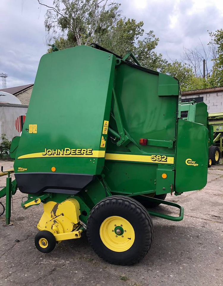 John Deere 582 - Пресс-подборщик рулонный: фото 3 John Deere 582 - Пресс-подборщик рулонный: фото 3