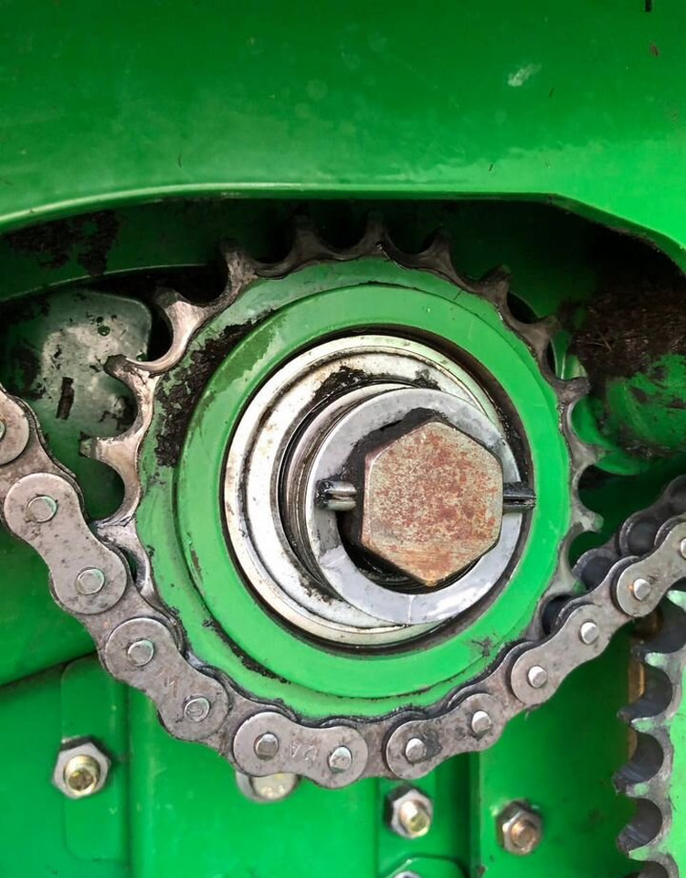 Пресс-подборщик рулонный John Deere 582: фото 12