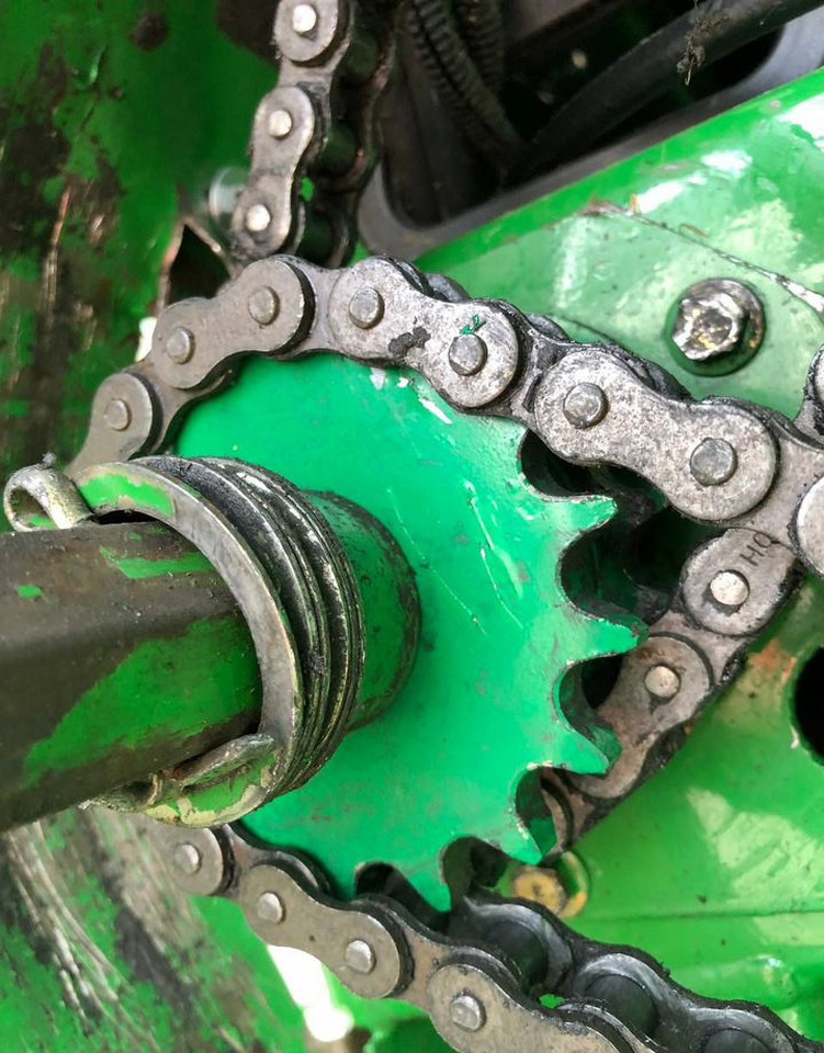 Пресс-подборщик рулонный John Deere 582: фото 12