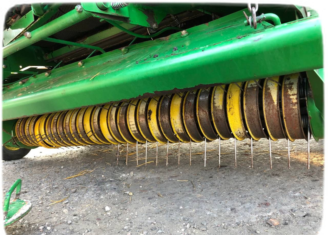 Пресс-подборщик рулонный John Deere 582: фото 6