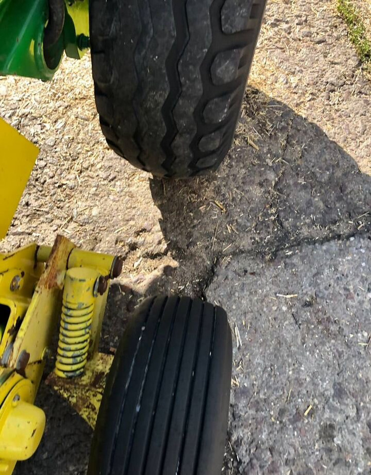 Пресс-подборщик рулонный John Deere 590: фото 16