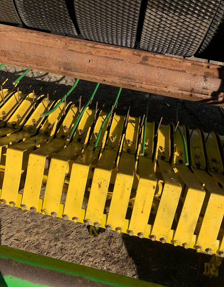 Пресс-подборщик рулонный John Deere 590: фото 12