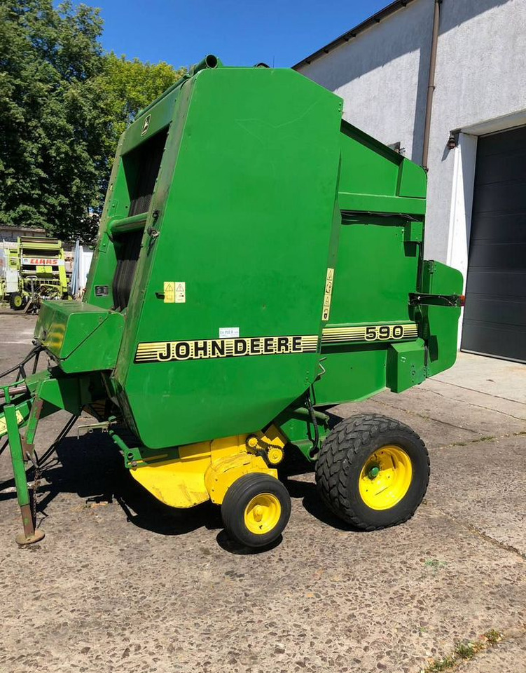 John Deere 590 - Пресс-подборщик рулонный: фото 1 John Deere 590 - Пресс-подборщик рулонный: фото 1
