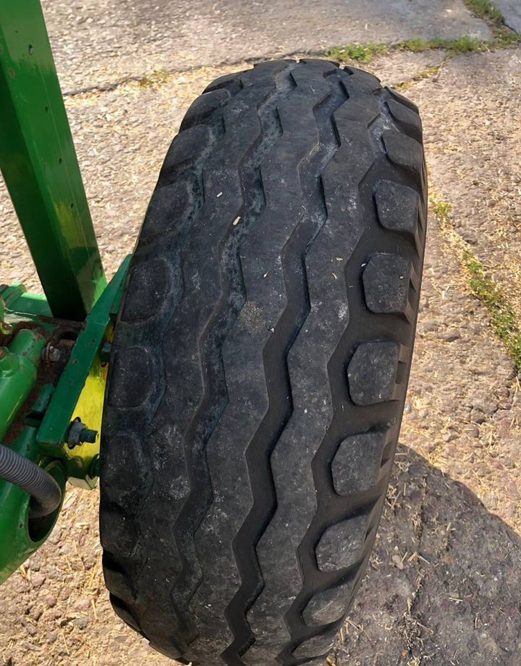 Пресс-подборщик рулонный John Deere 590: фото 17