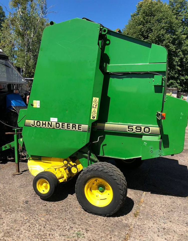 John Deere 590 - Пресс-подборщик рулонный: фото 1 John Deere 590 - Пресс-подборщик рулонный: фото 1