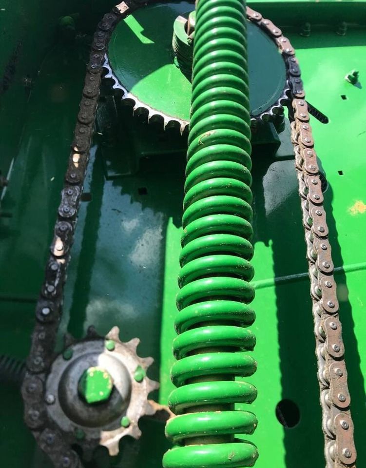 Пресс-подборщик рулонный John Deere 590: фото 8