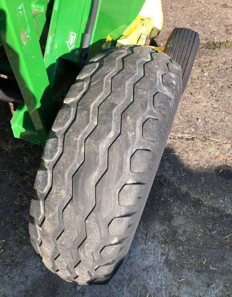 Пресс-подборщик рулонный John Deere 590: фото 18