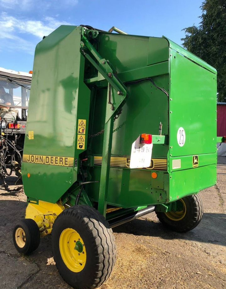 John Deere 590 - Пресс-подборщик рулонный: фото 3 John Deere 590 - Пресс-подборщик рулонный: фото 3