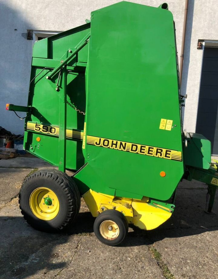 John Deere 590 - Пресс-подборщик рулонный: фото 1 John Deere 590 - Пресс-подборщик рулонный: фото 1