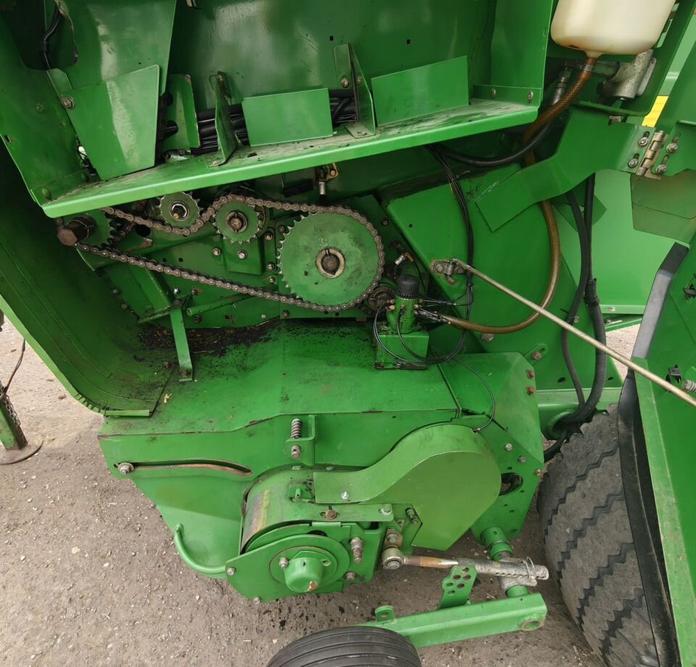 Пресс-подборщик рулонный John Deere 592: фото 18