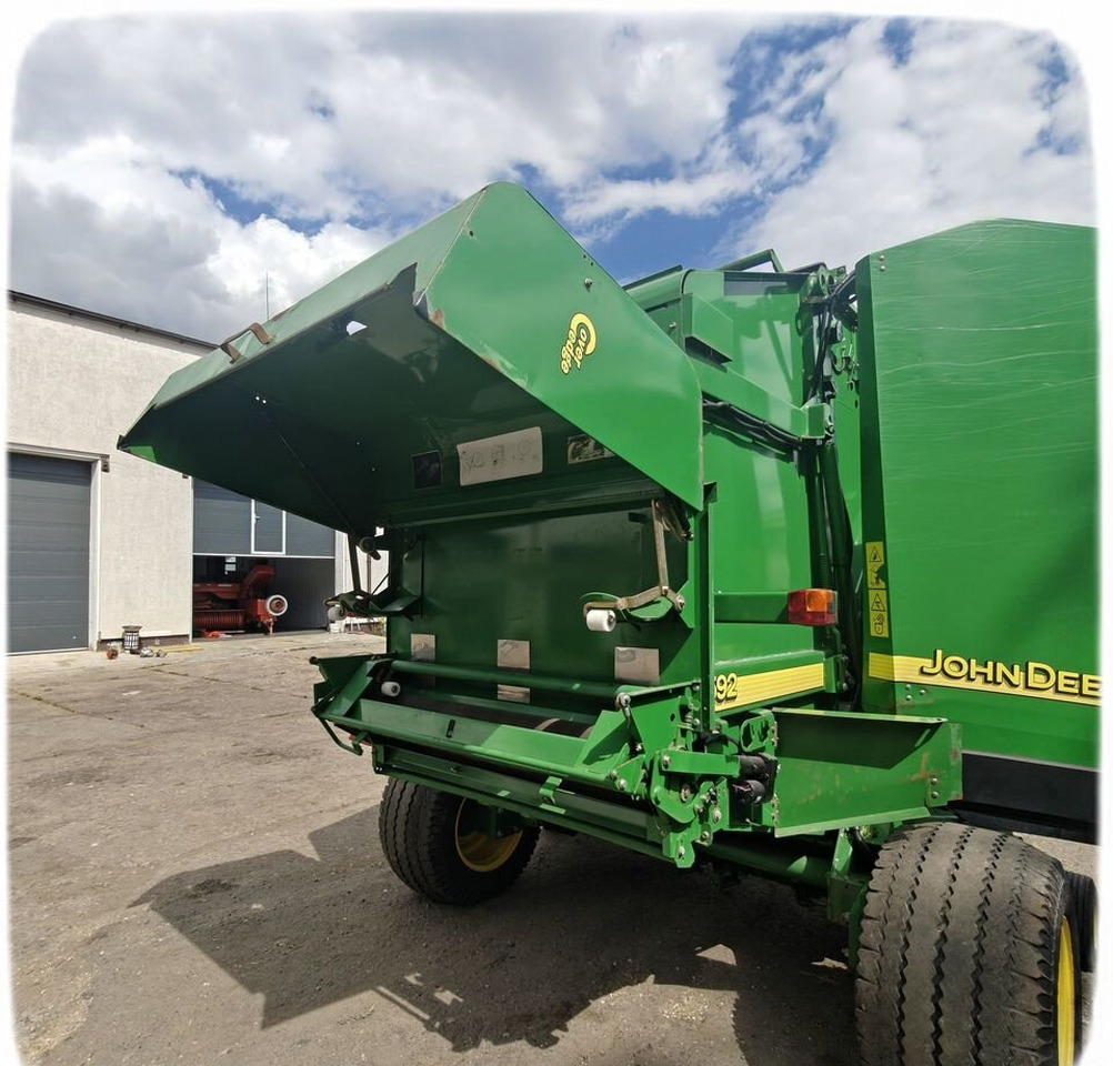 Пресс-подборщик рулонный John Deere 592: фото 9