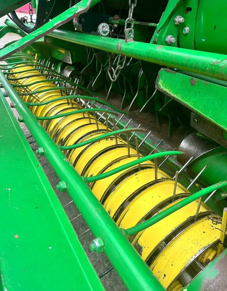 Пресс-подборщик рулонный John Deere 592: фото 12
