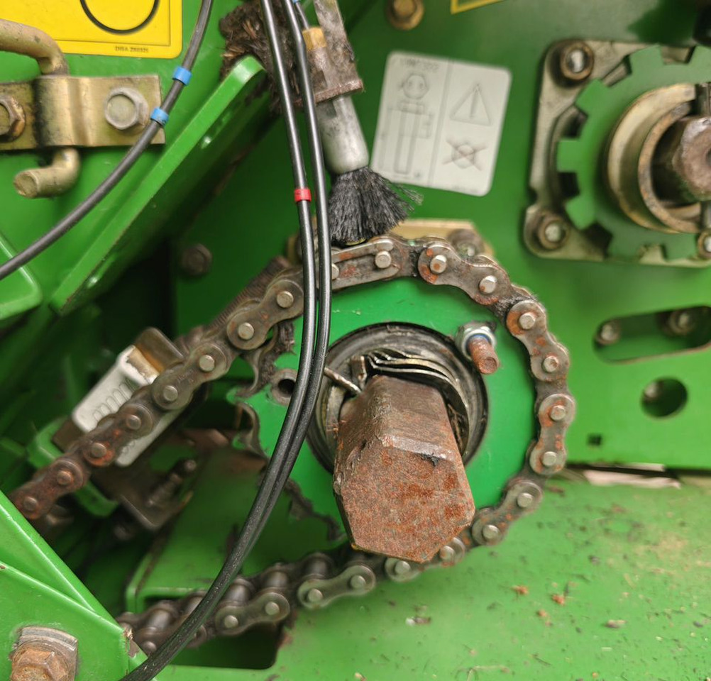 Пресс-подборщик рулонный John Deere 592: фото 14