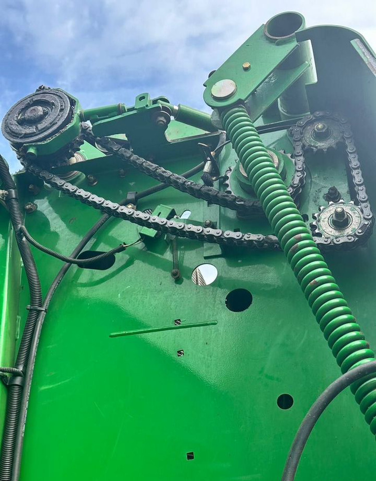 Пресс-подборщик рулонный John Deere 592: фото 9