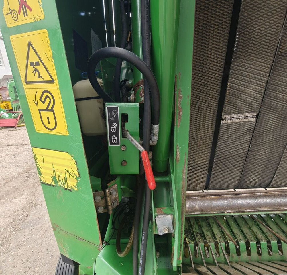Пресс-подборщик рулонный John Deere 592: фото 8